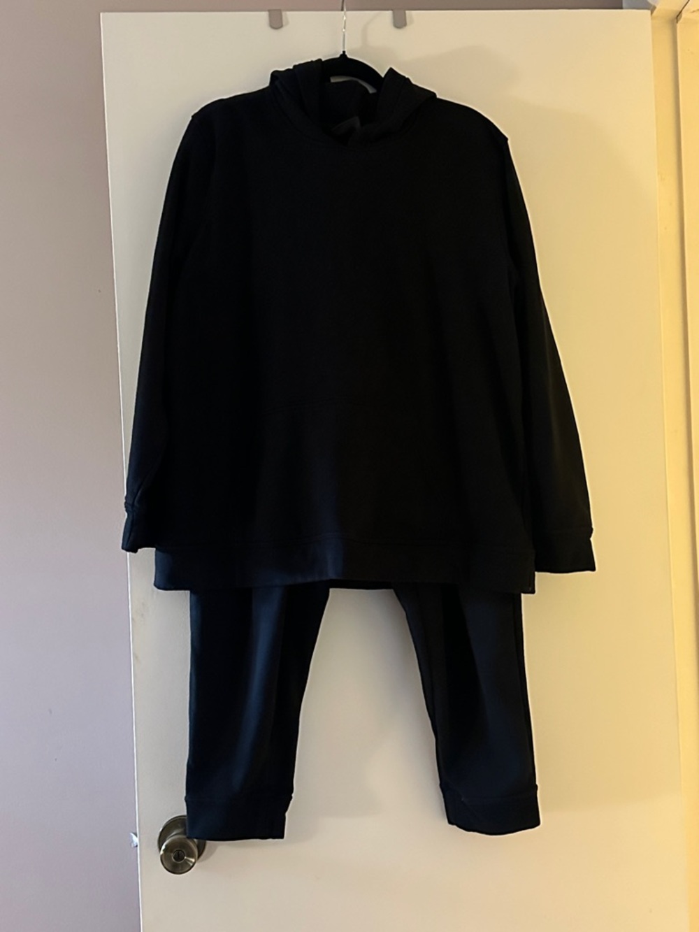 26. 32 Degrees Black Sweatsuit 2 Pc